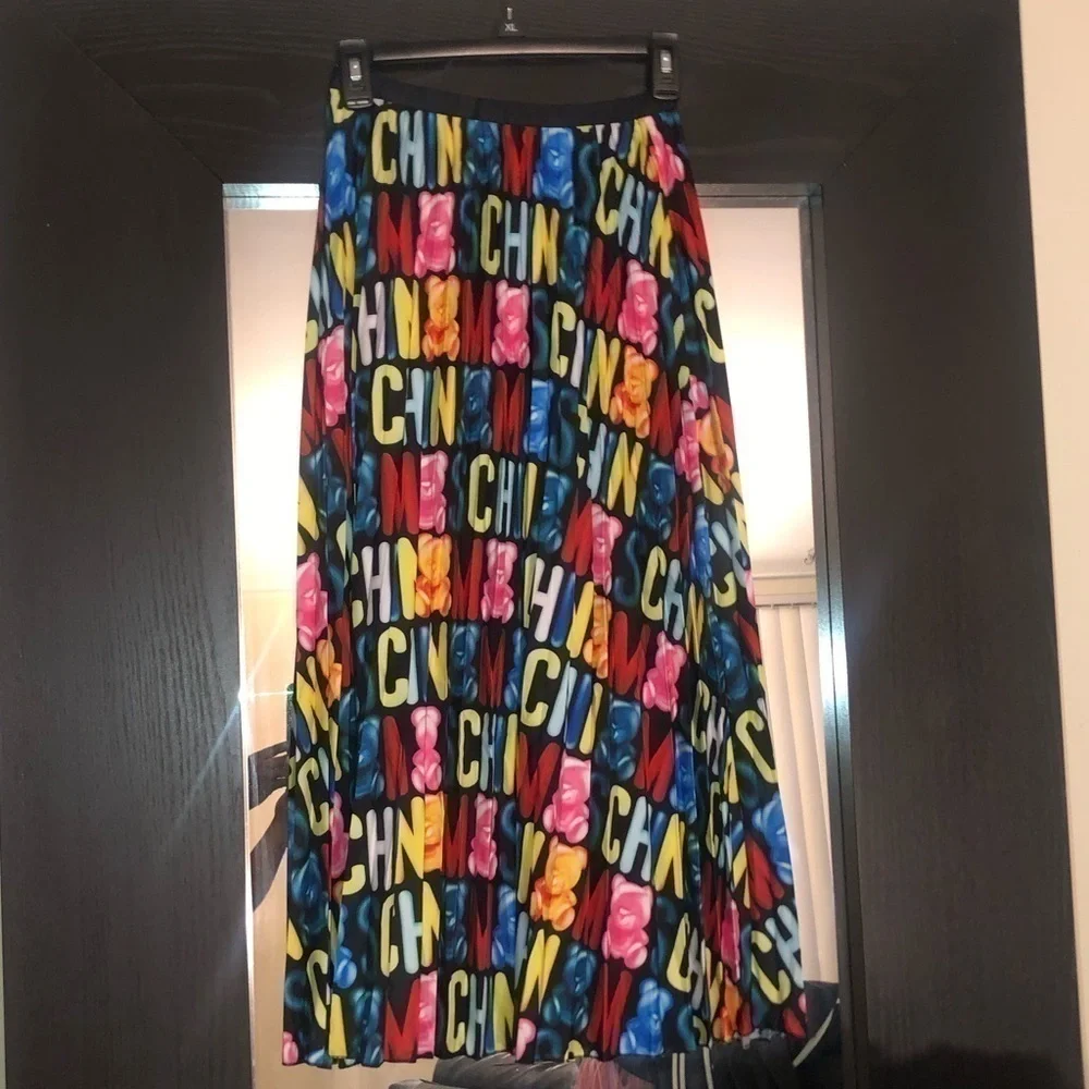 Pleated midi skirt. Gummy bear colorful print NWOT
